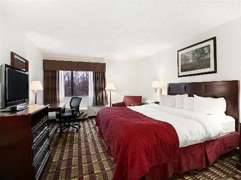 Baymont By Wyndham Boston Heights/Hudson Hotel Kültér fotó