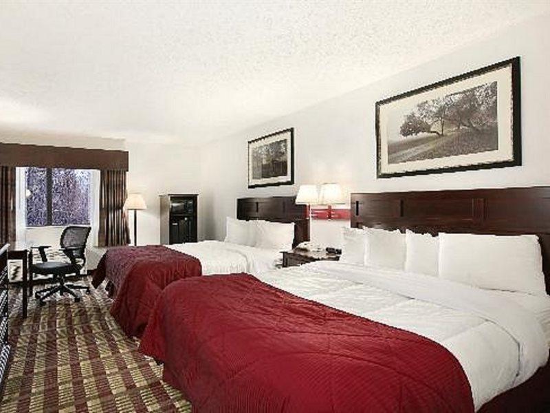 Baymont By Wyndham Boston Heights/Hudson Hotel Kültér fotó