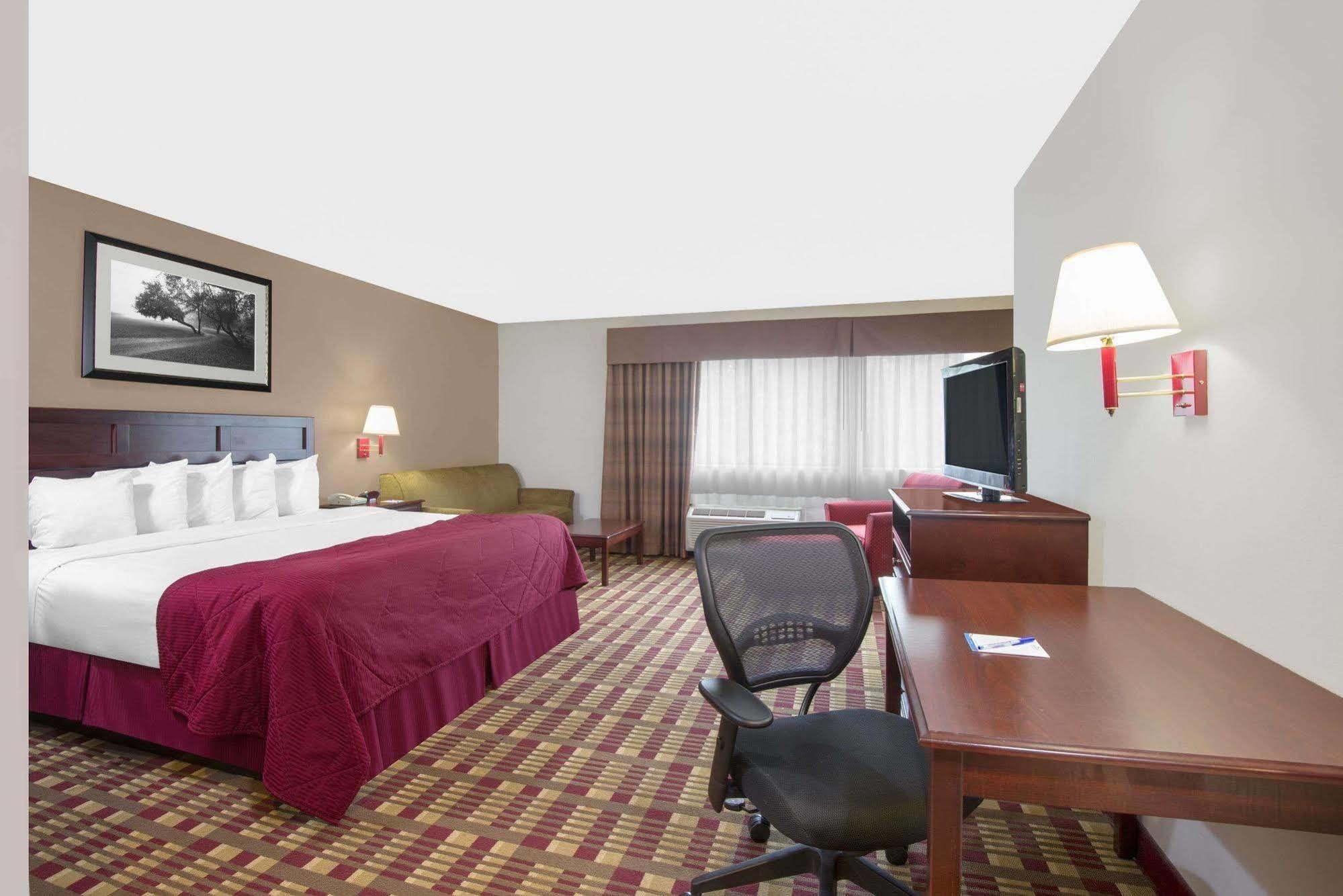 Baymont By Wyndham Boston Heights/Hudson Hotel Kültér fotó