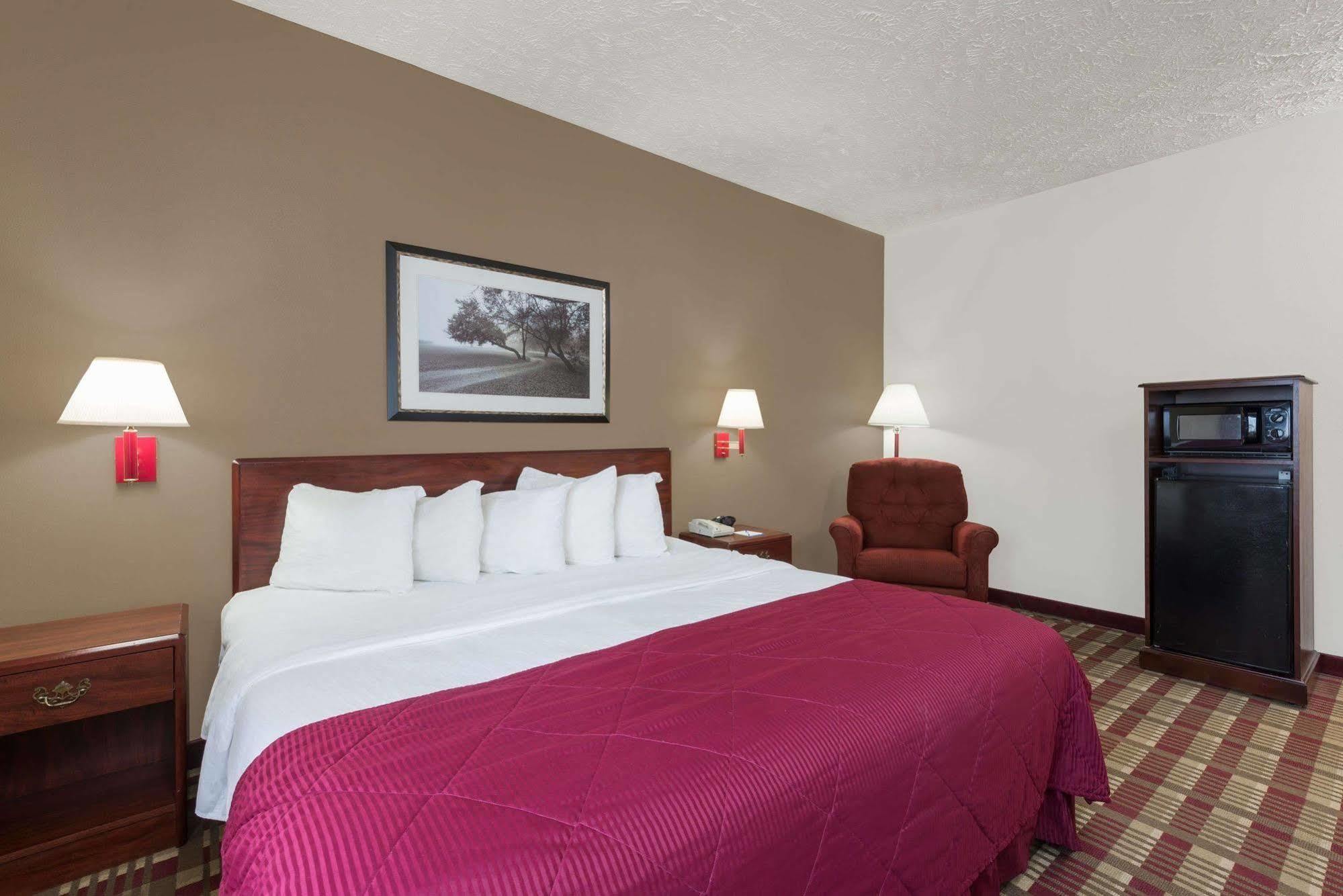Baymont By Wyndham Boston Heights/Hudson Hotel Kültér fotó